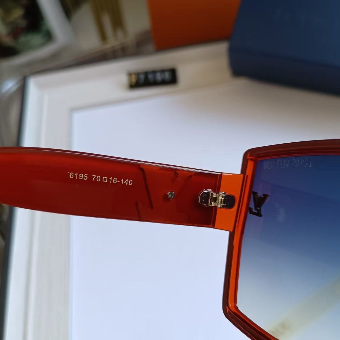 [Luxe]Fashion Large Frame Sunglasses V-With Gift Box