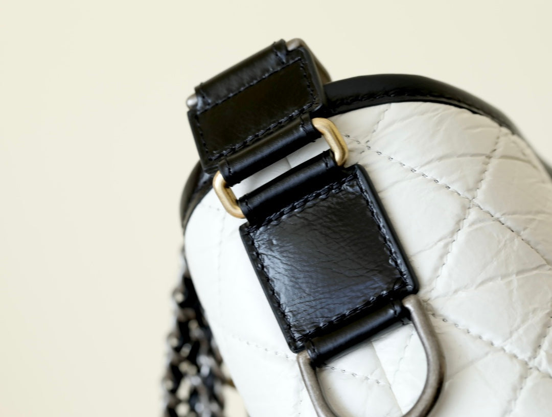 [Luxe]0528 Gabrielle Hobo Quilted Aged Calfskin Small