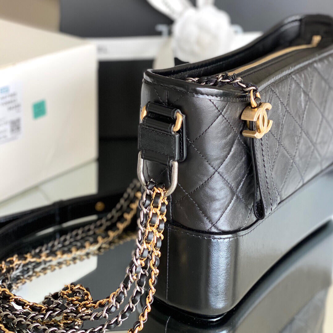 [Luxe]0528 Aged Calfskin Quilted small Gabrielle Hobo Black