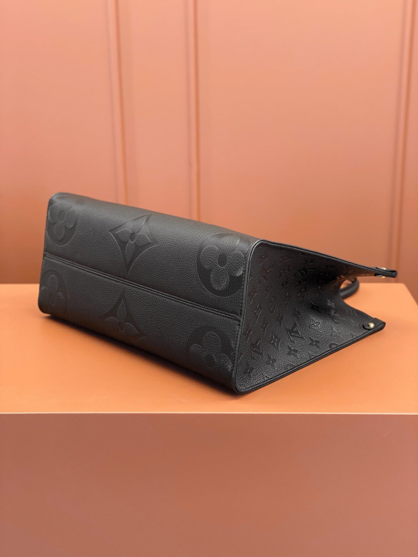 [Luxe]0528 OnTheGo MM Monogram Empreinte Leather