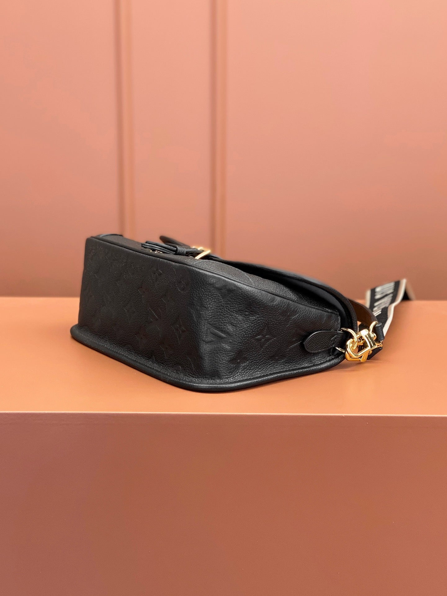 [Luxe]0528 Diane Monogram Empreinte Leather