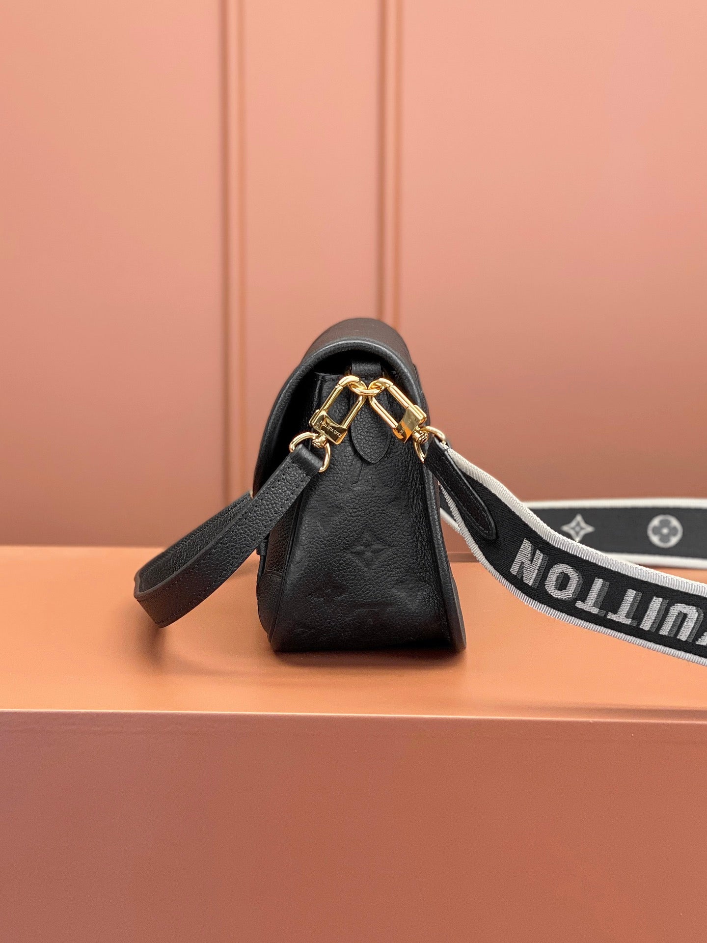 [Luxe]0528 Diane Monogram Empreinte Leather