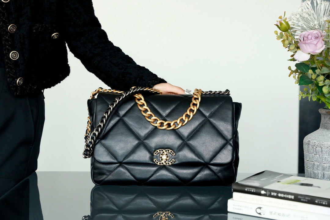 [Luxe]0528 Pre-Owned large 19 shoulder bag