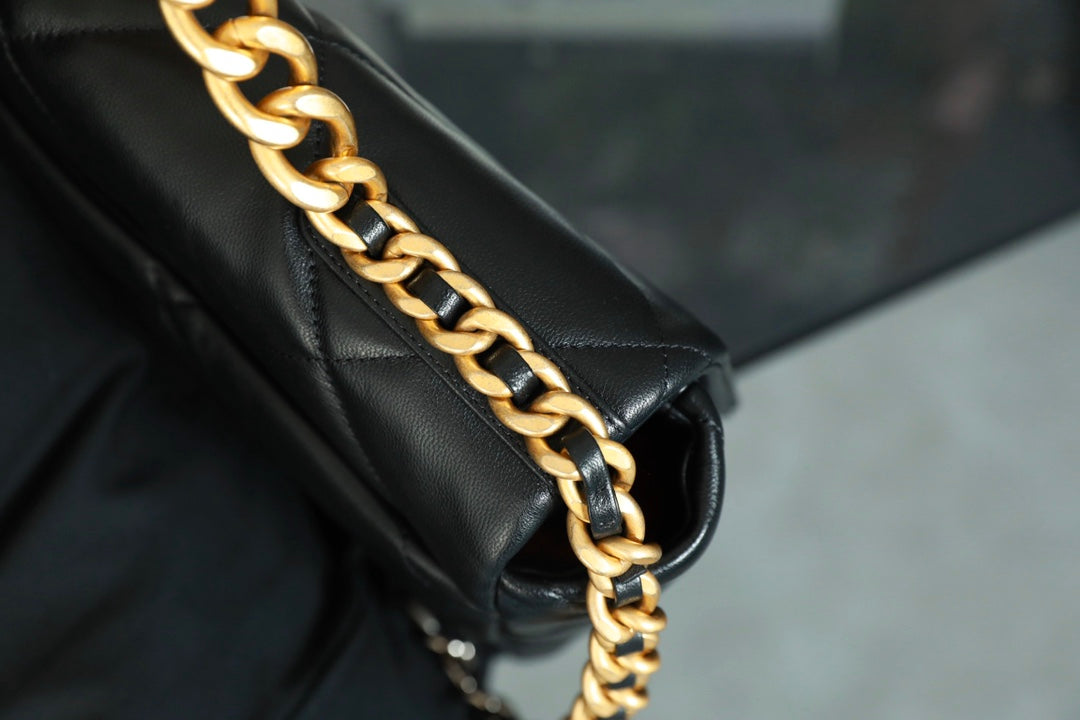 [Luxe]0528 Pre-Owned large 19 shoulder bag