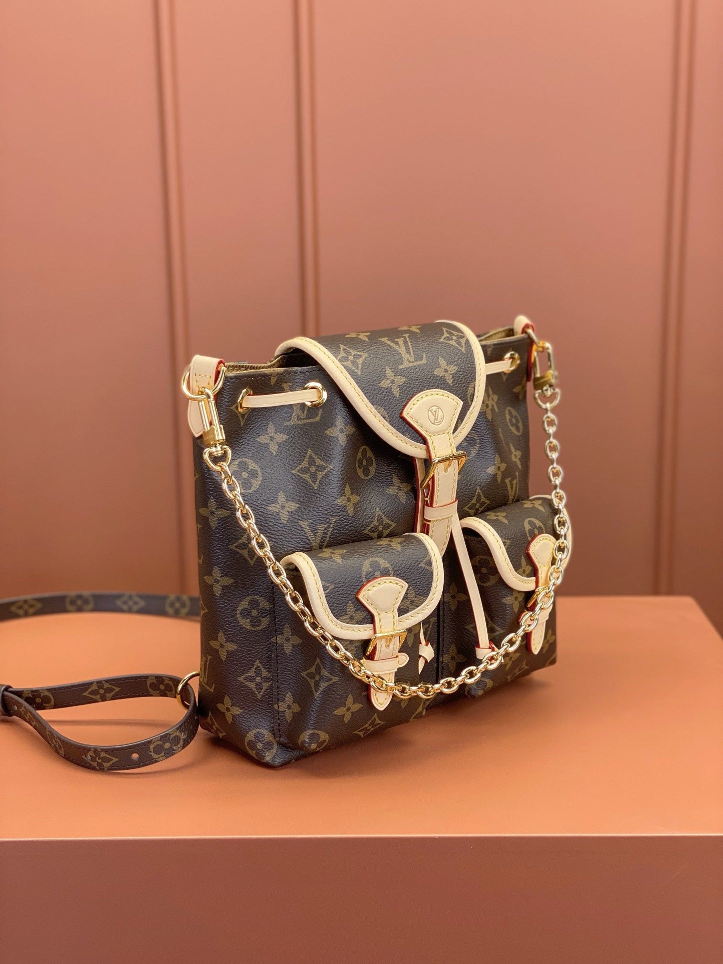 [Luxe]0528 Excursion PM Monogram Canvas