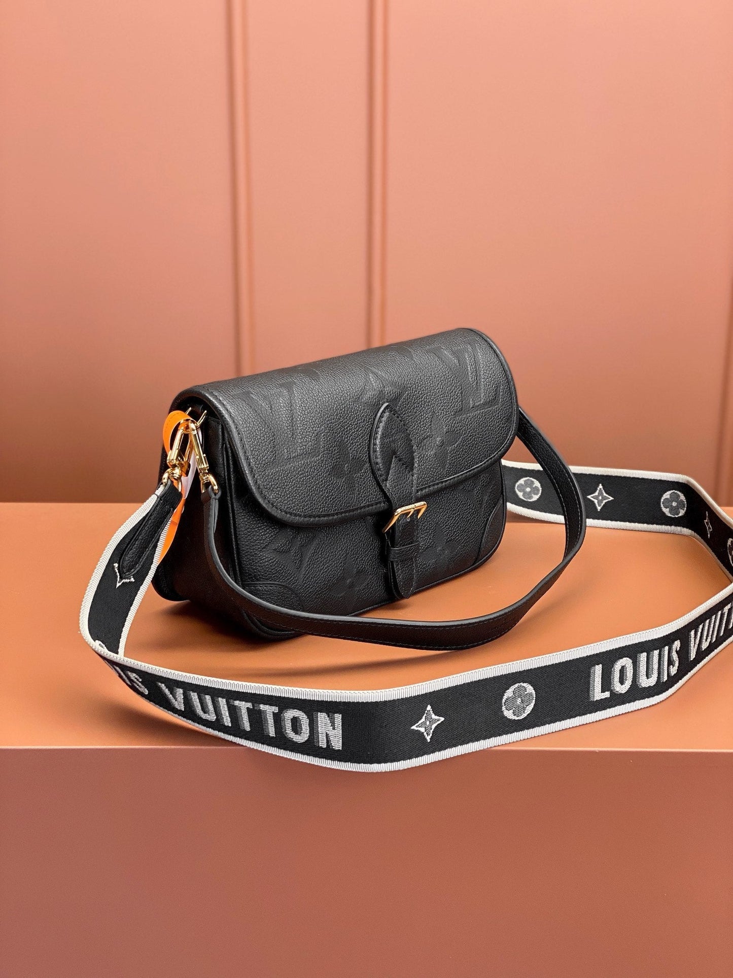 [Luxe]0528 Diane Monogram Empreinte Leather