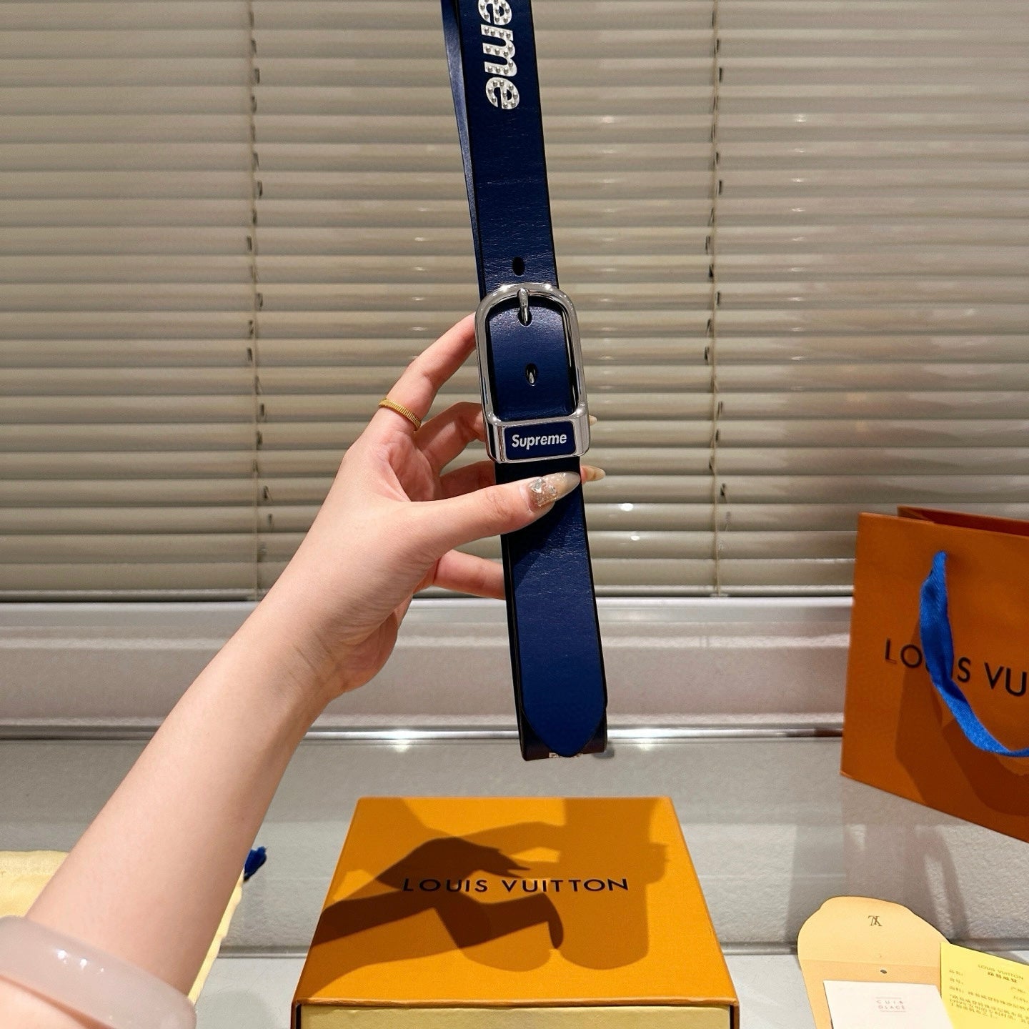 [Luxe]Supreme Steel buckle, fine-grained leather