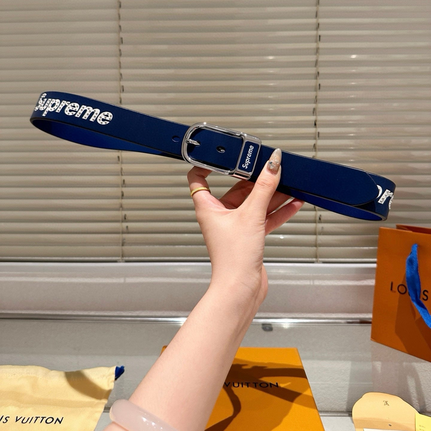 [Luxe]Supreme Steel buckle, fine-grained leather