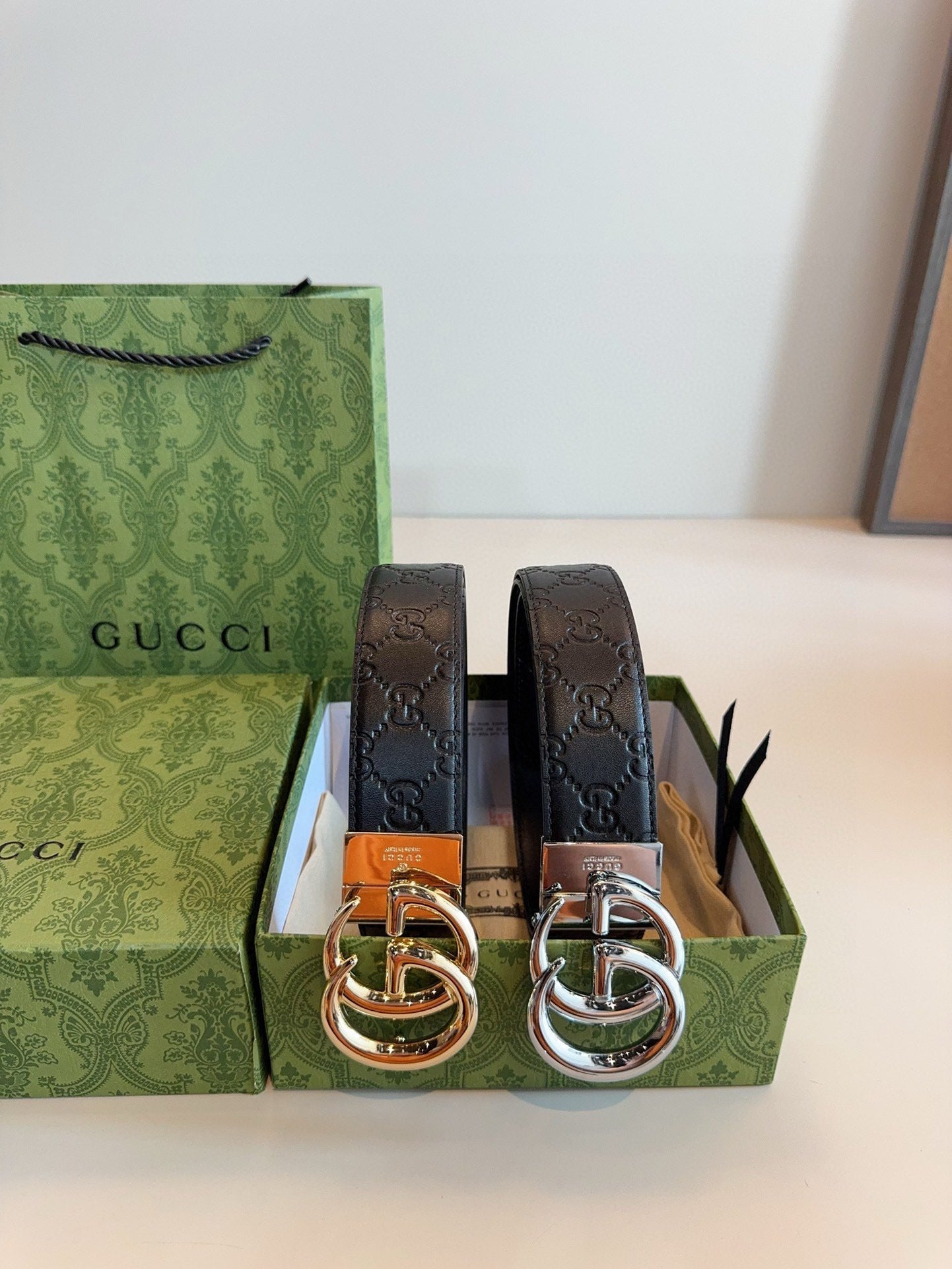 [Luxe]GG Polished steel buckle with printed leather texture