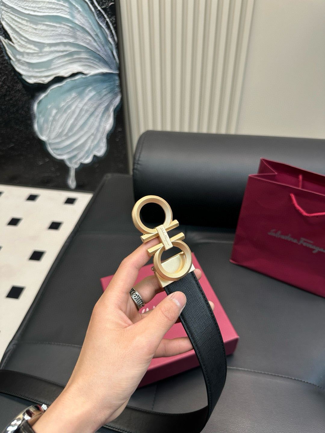 [Luxe]Ferragamo Gear pattern, frosted surface, steel buckle