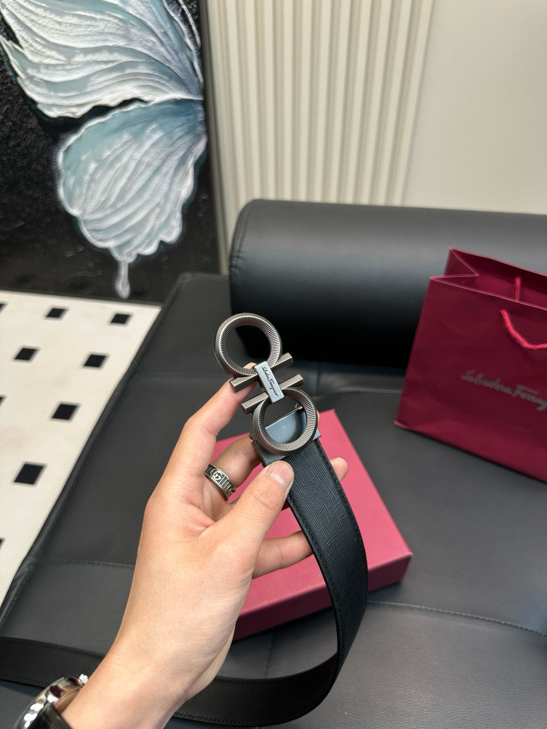 [Luxe]Ferragamo Gear pattern, frosted surface, steel buckle