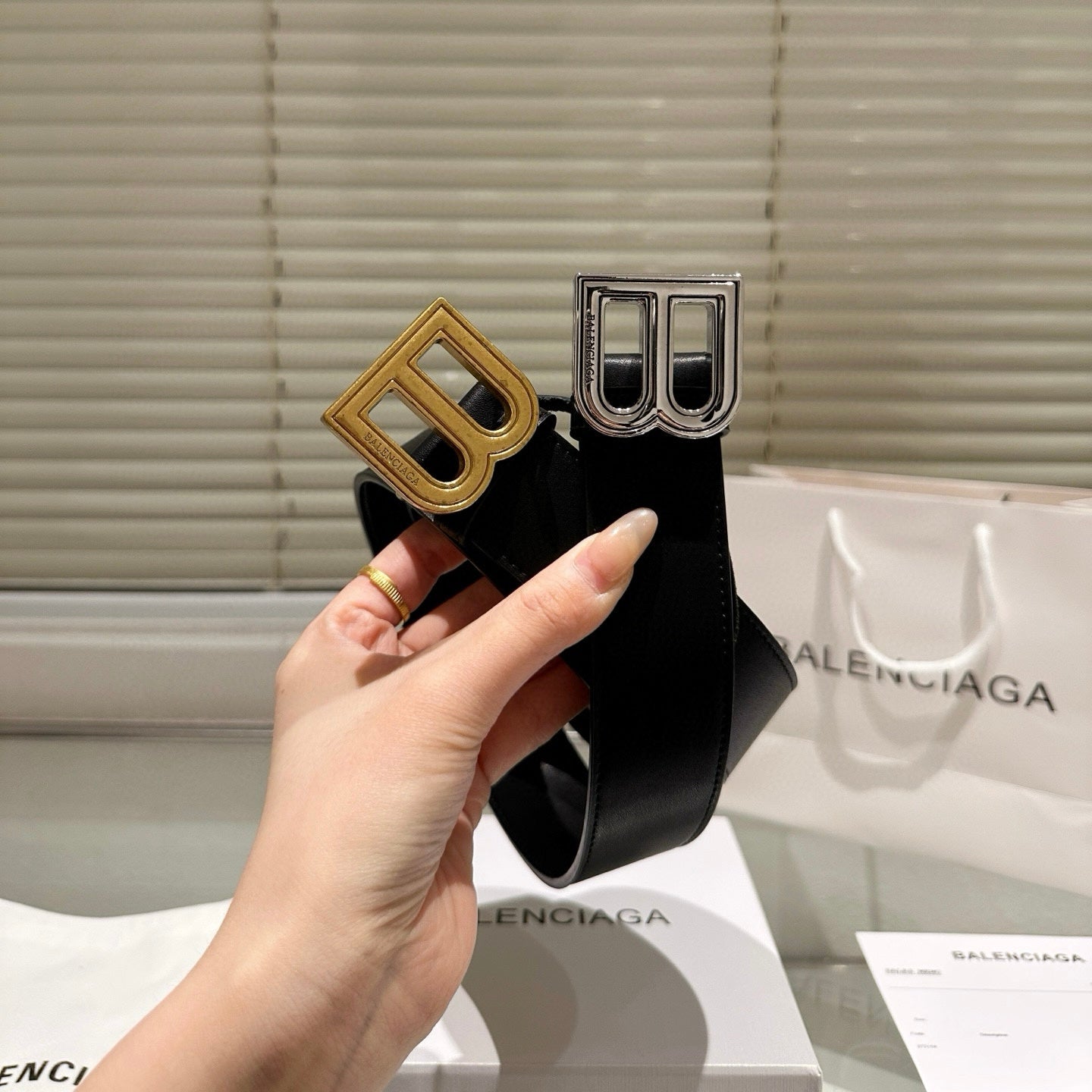 [Luxe]Balenciaga Fashionable fine-grained leather