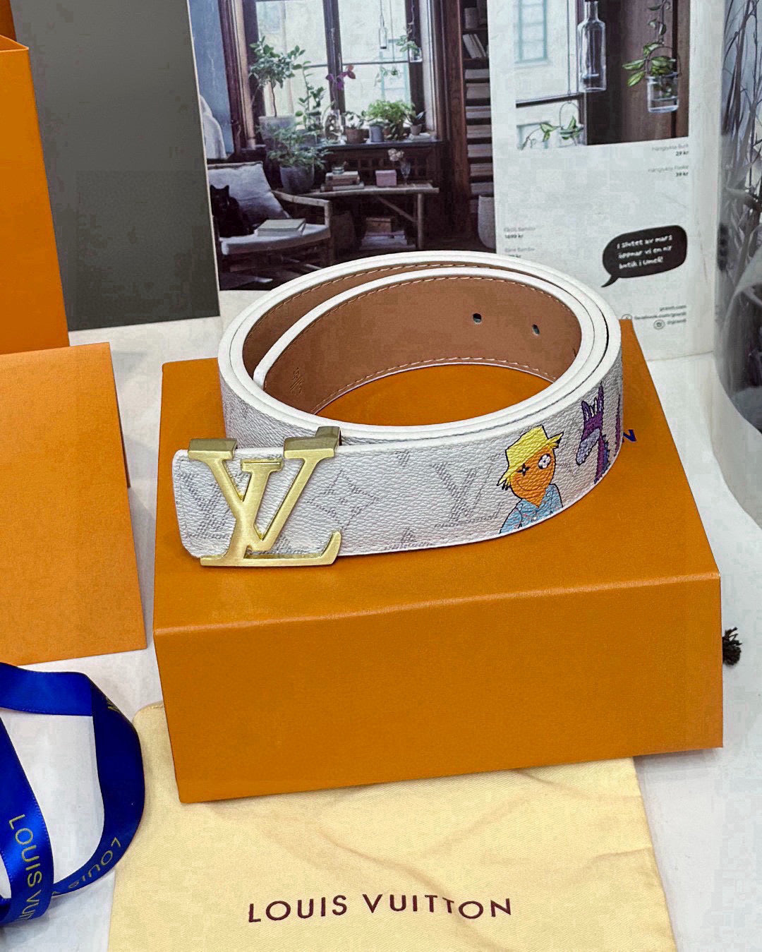 [Luxe]Lv White classic print with cartoon patterns