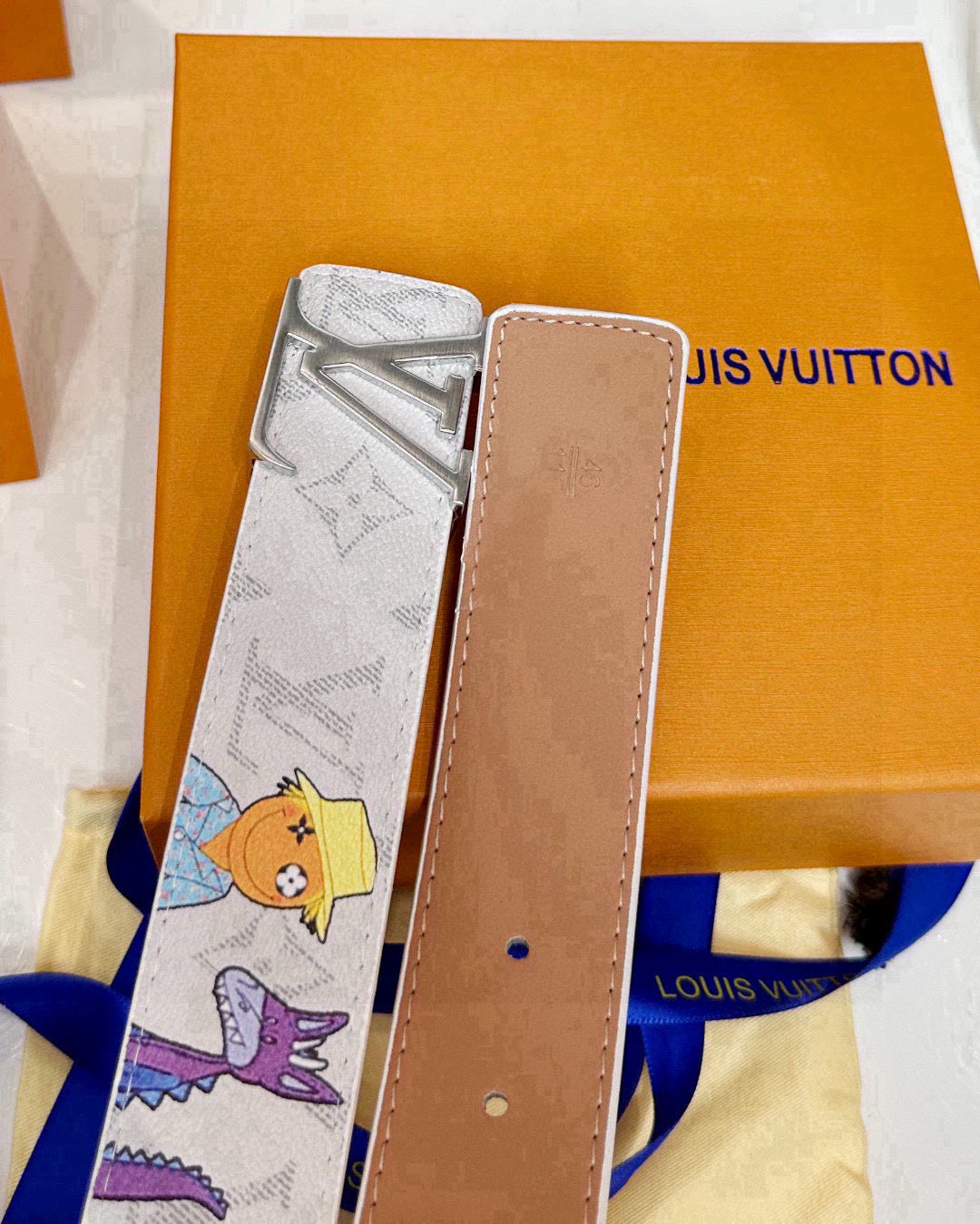 [Luxe]Lv White classic print with cartoon patterns （Silver）