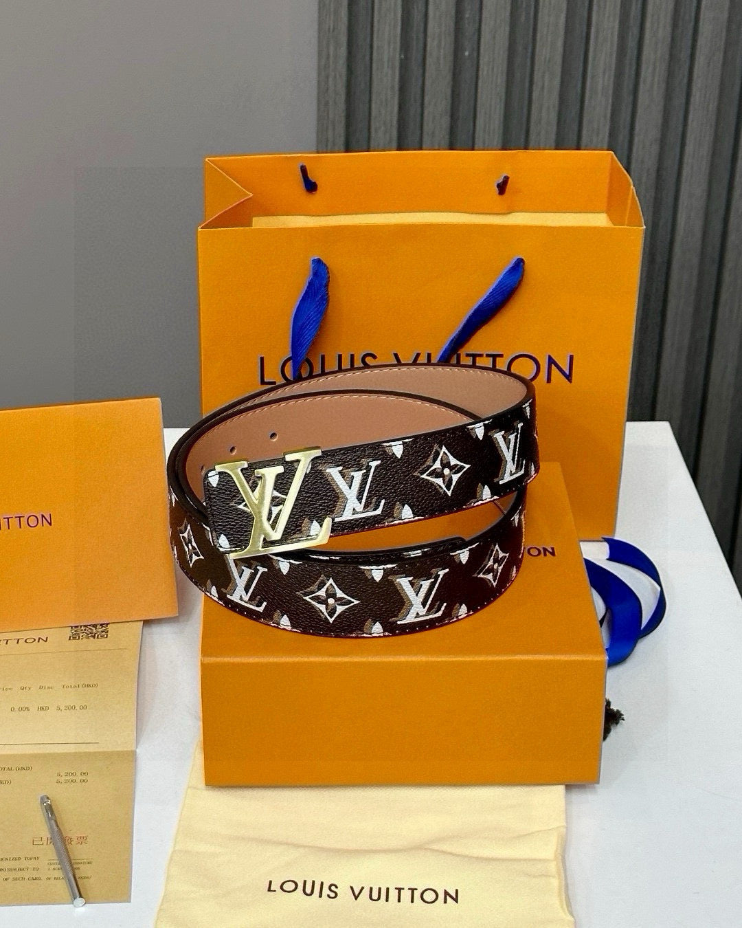 [Luxe]Lv Black and white color combination, classic patterns