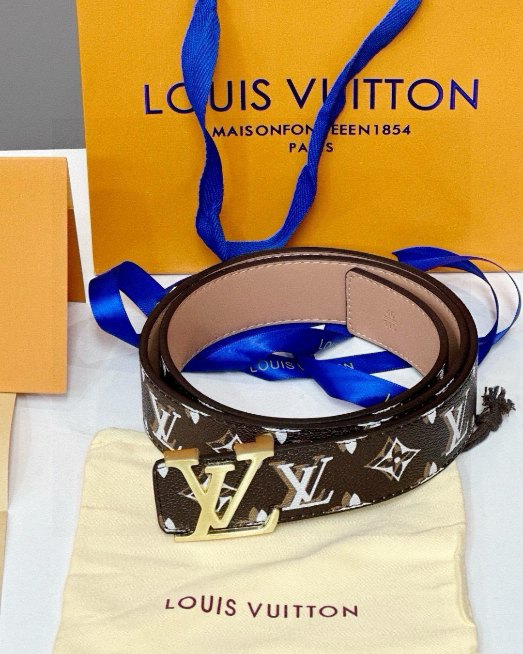 [Luxe]Lv Black and white color combination, classic patterns