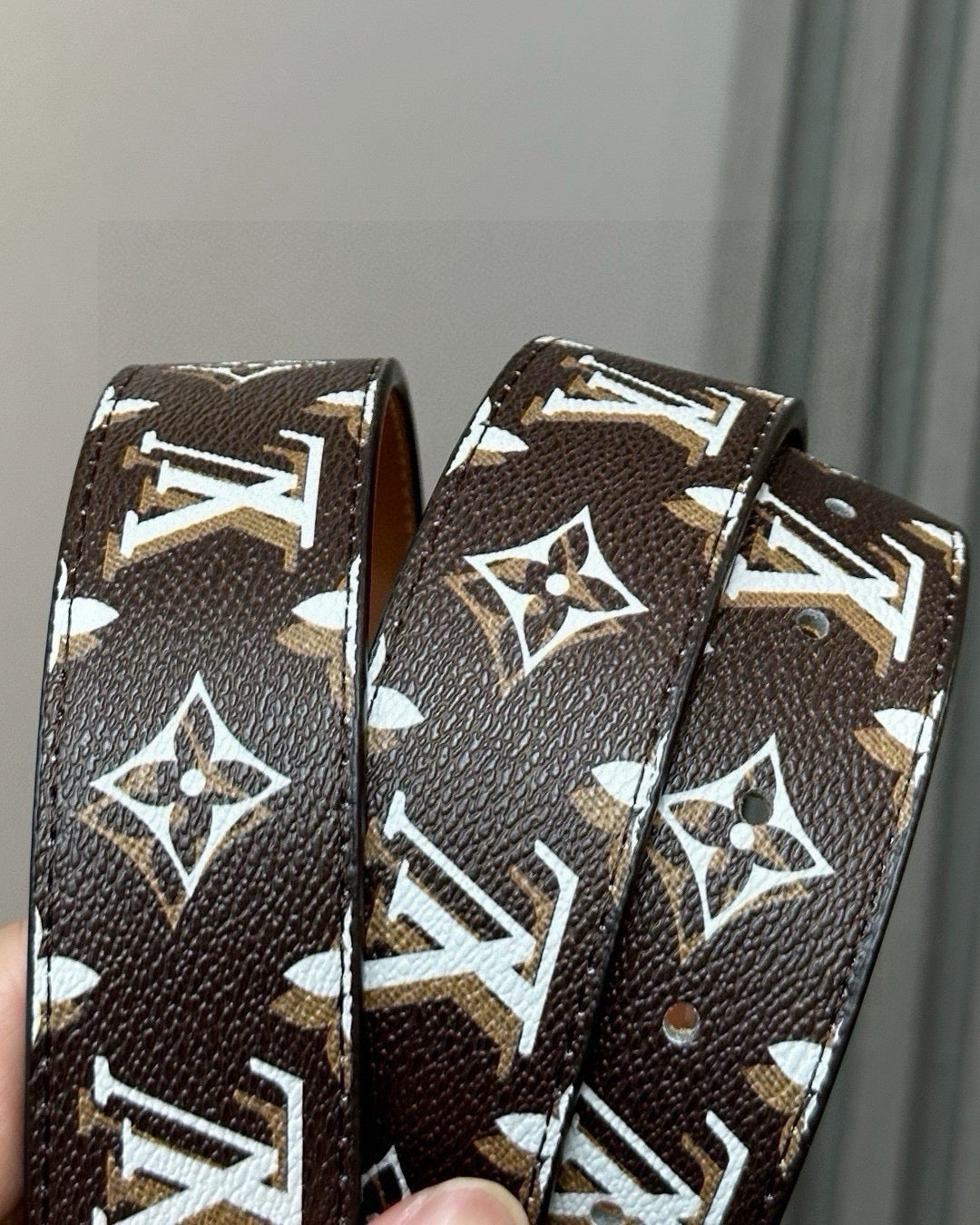 [Luxe]Lv Black and white color combination, classic patterns