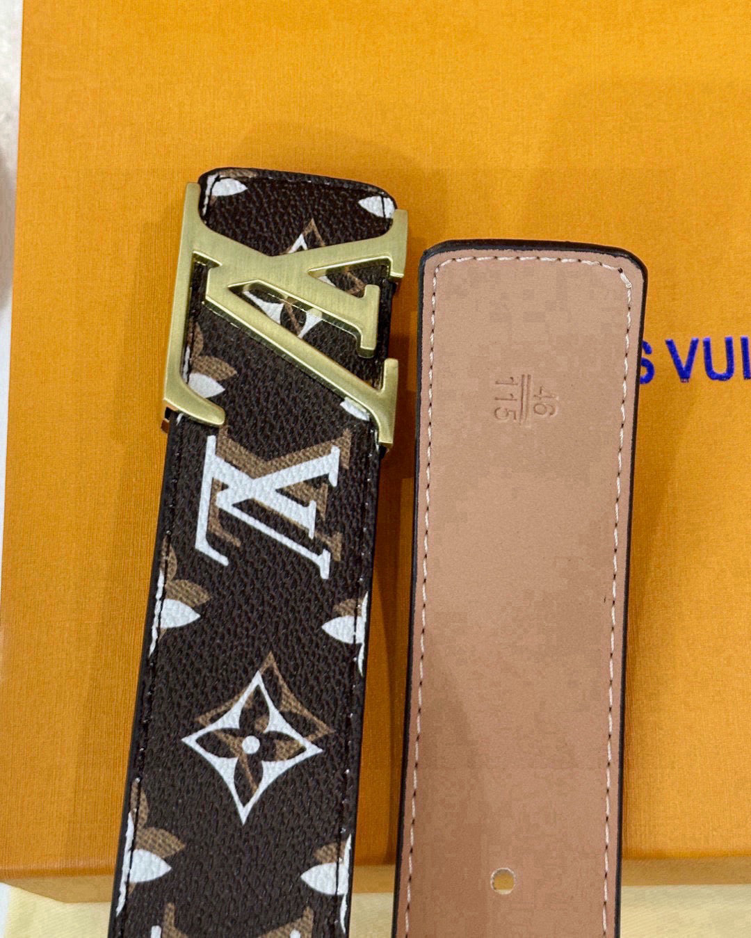 [Luxe]Lv Black and white color combination, classic patterns