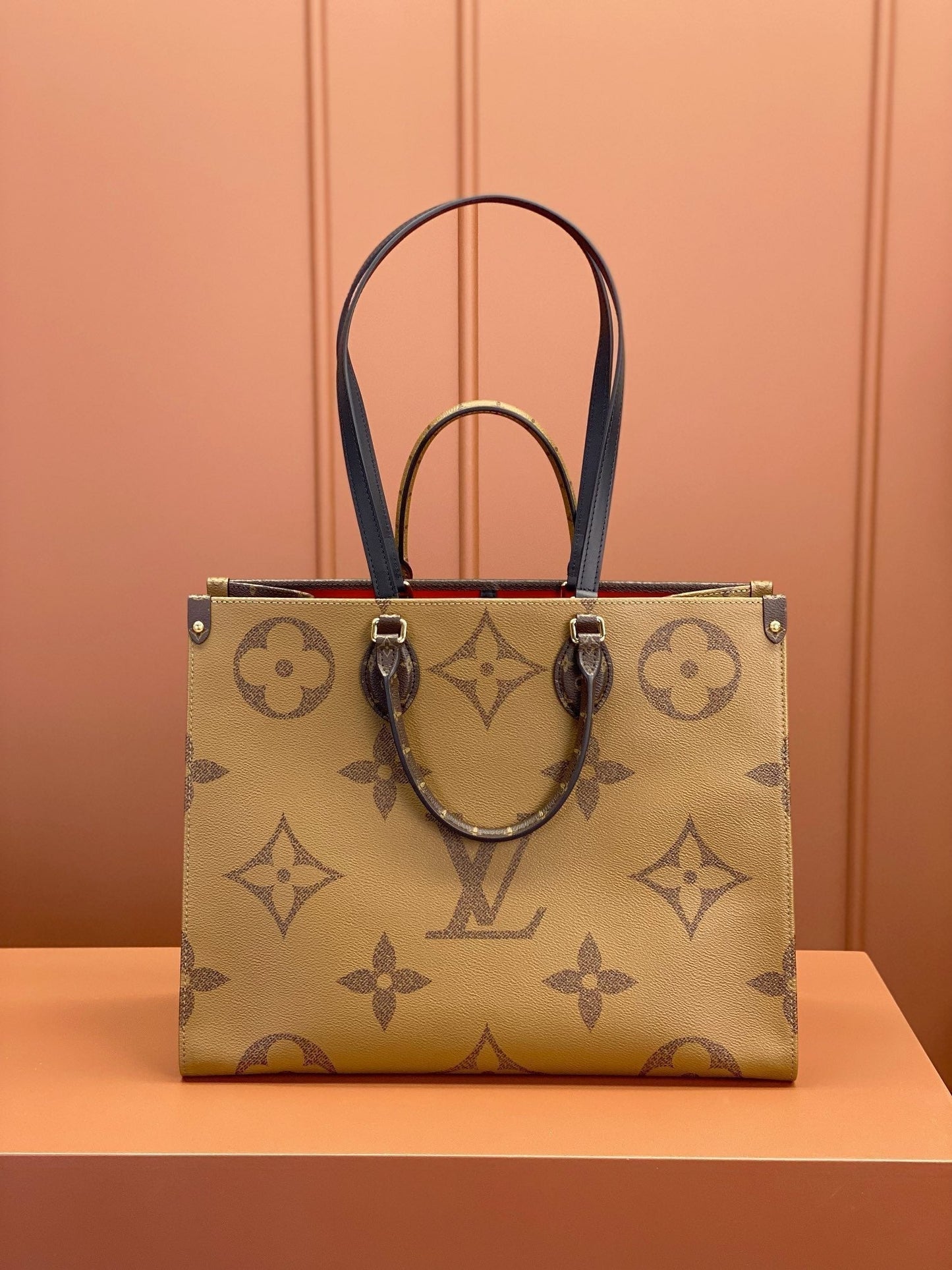 [Luxe]0528 OnTheGo MM Monogram