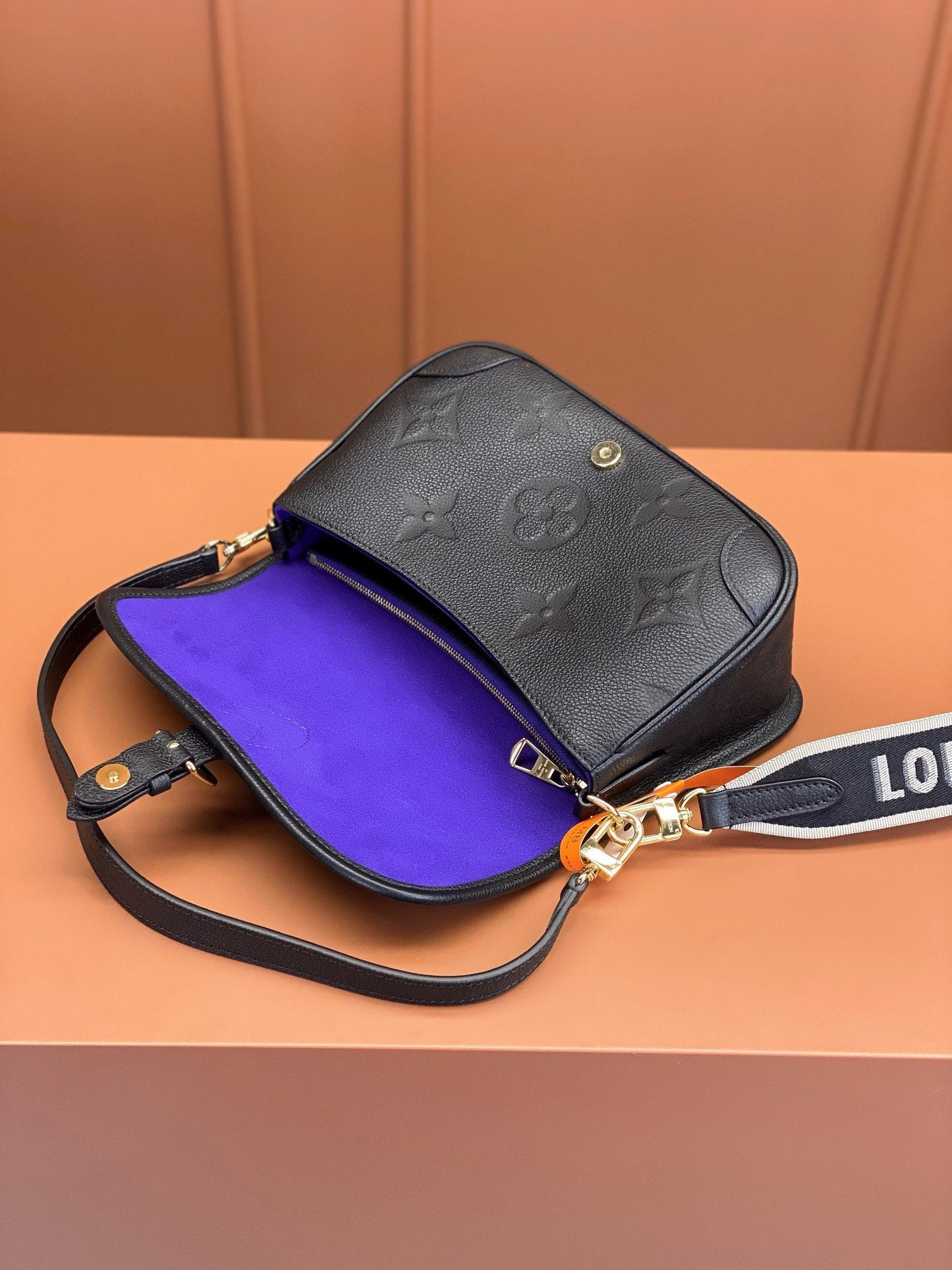 [Luxe]0528 Diane Monogram Empreinte Leather
