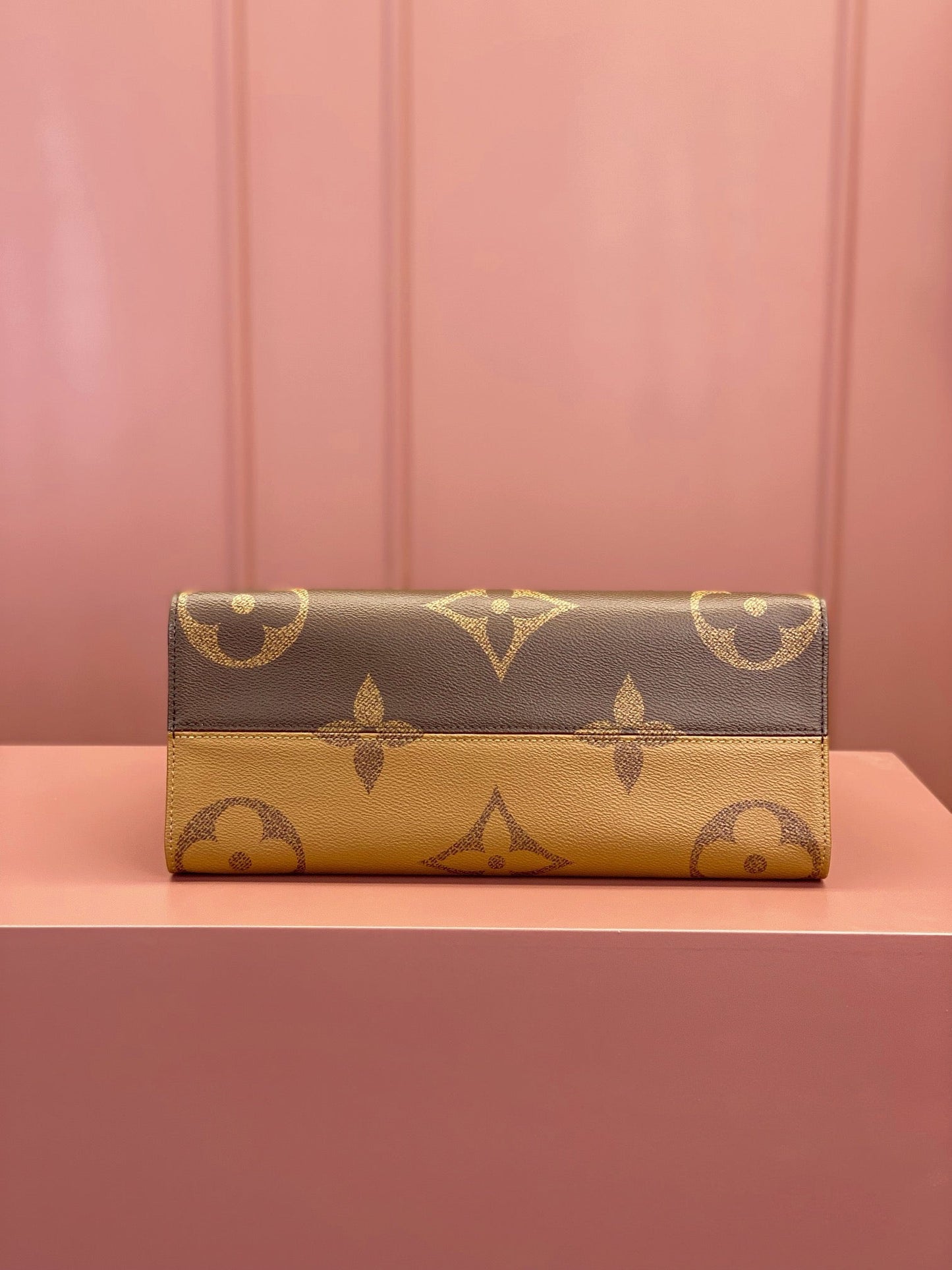 [Luxe]0528 OnTheGo MM Monogram