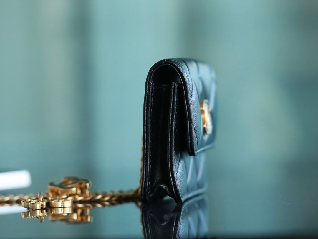 [Luxe]0528 Pending Belt Clutch on Chain in Black Lambskin AGHW