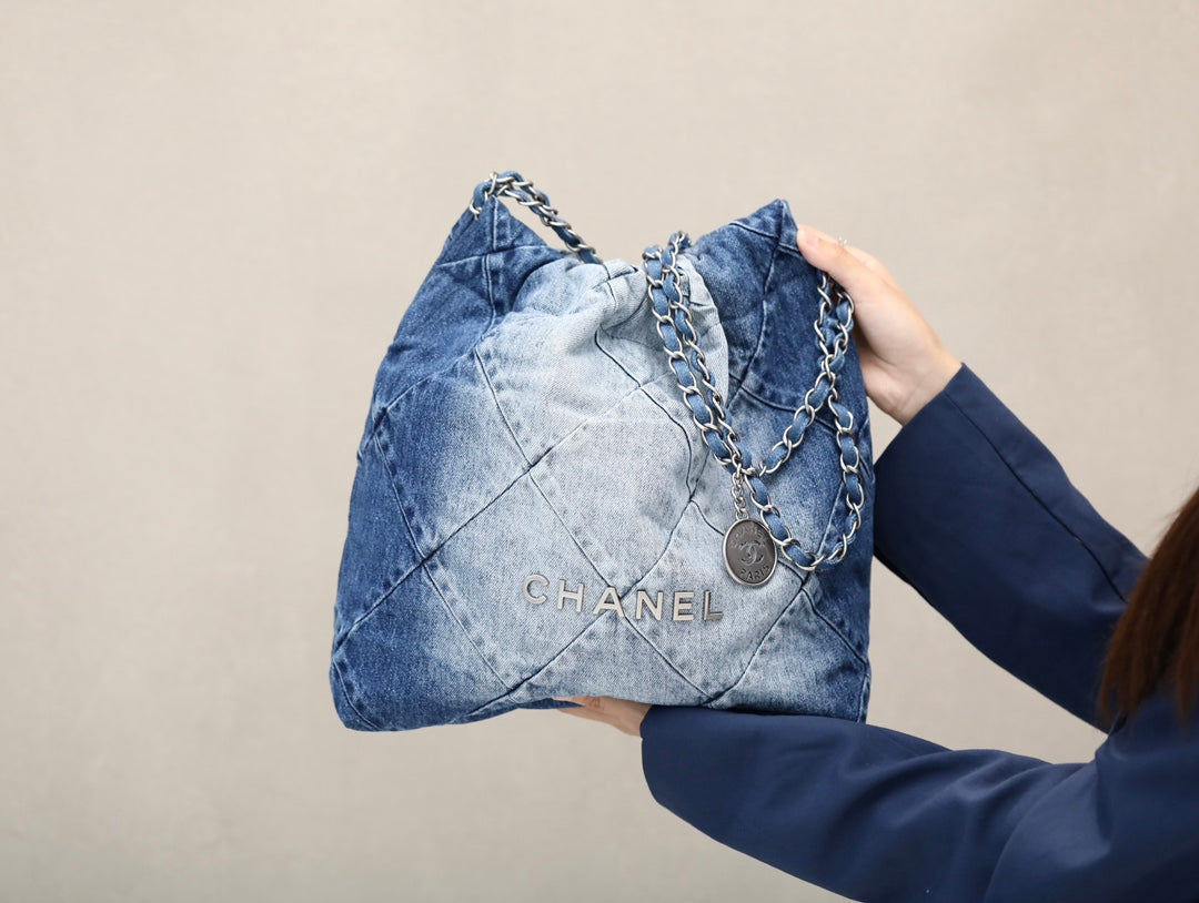 [Luxe]0528 Handbag Washed Denim & Silver-Tone Metal Light