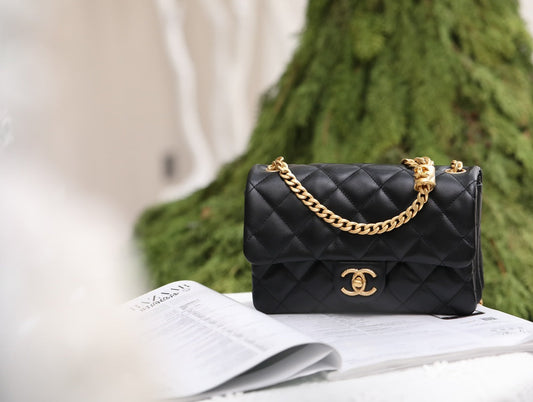 [Luxe]0528 New Model Adjustable Buckle Flap Bag black